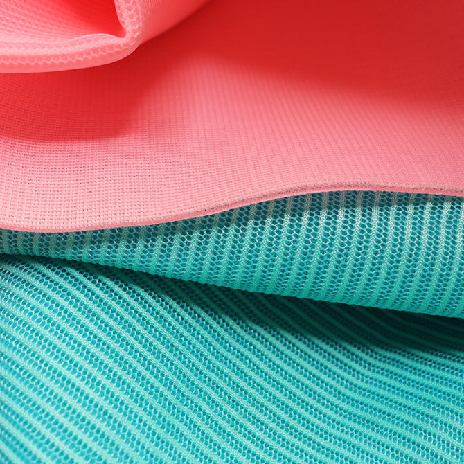 Materiale di maglia di poliestere da 3 mm ad assorbimento dell'umidità da 0,5 mm a 6 mm 1