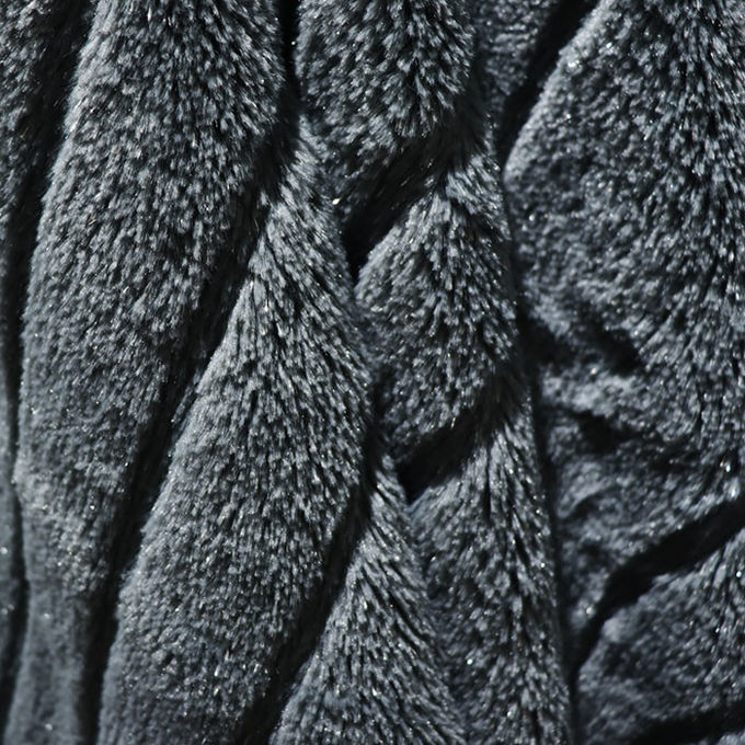 100% poliestere corallo velluto pelliccia finta coperta riscaldata Minky nero pelliccia finta coperta lancia 3